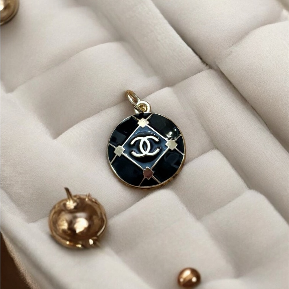 NWOT CHANEL Charm